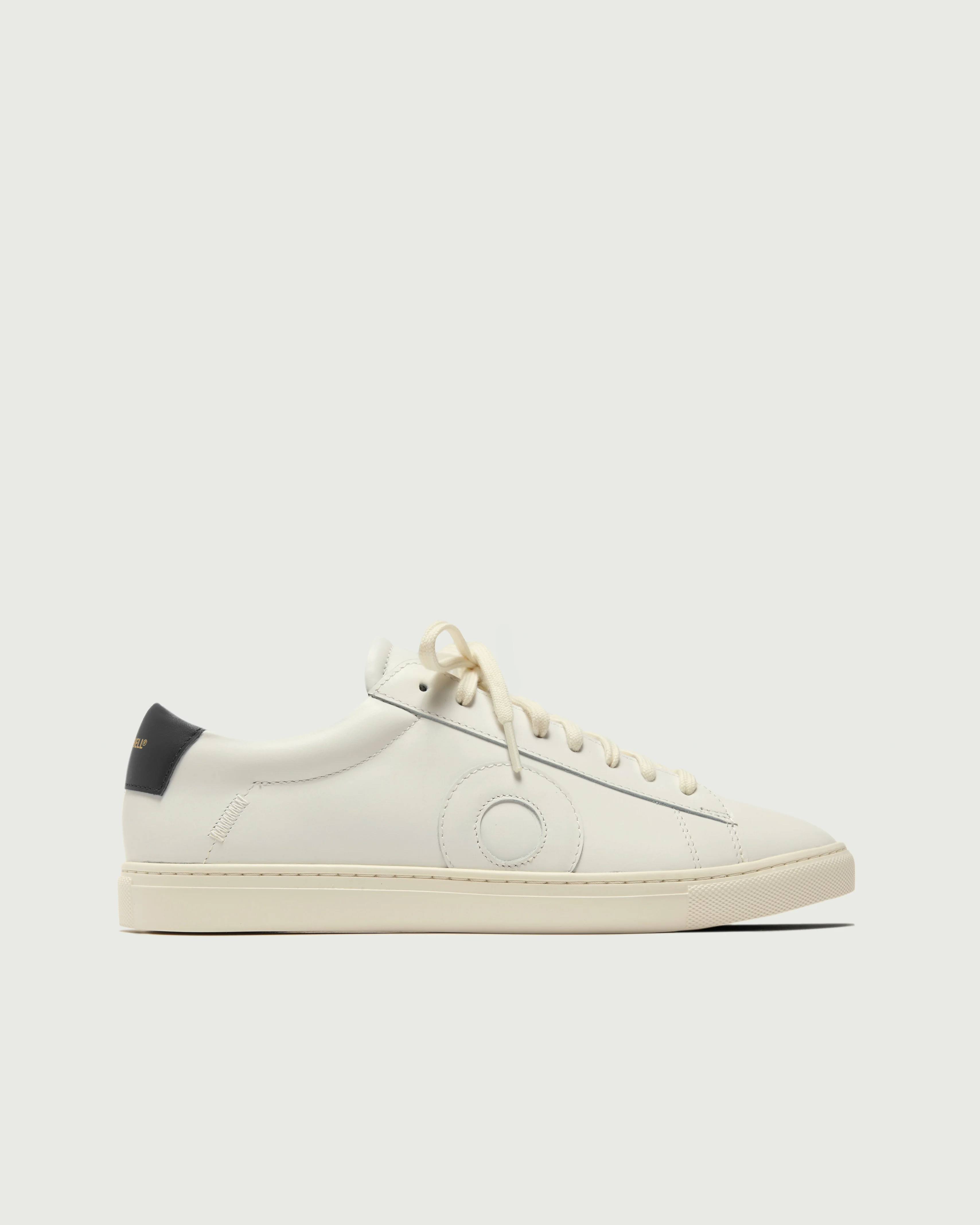 Low 1 | White / Black | Ivory
