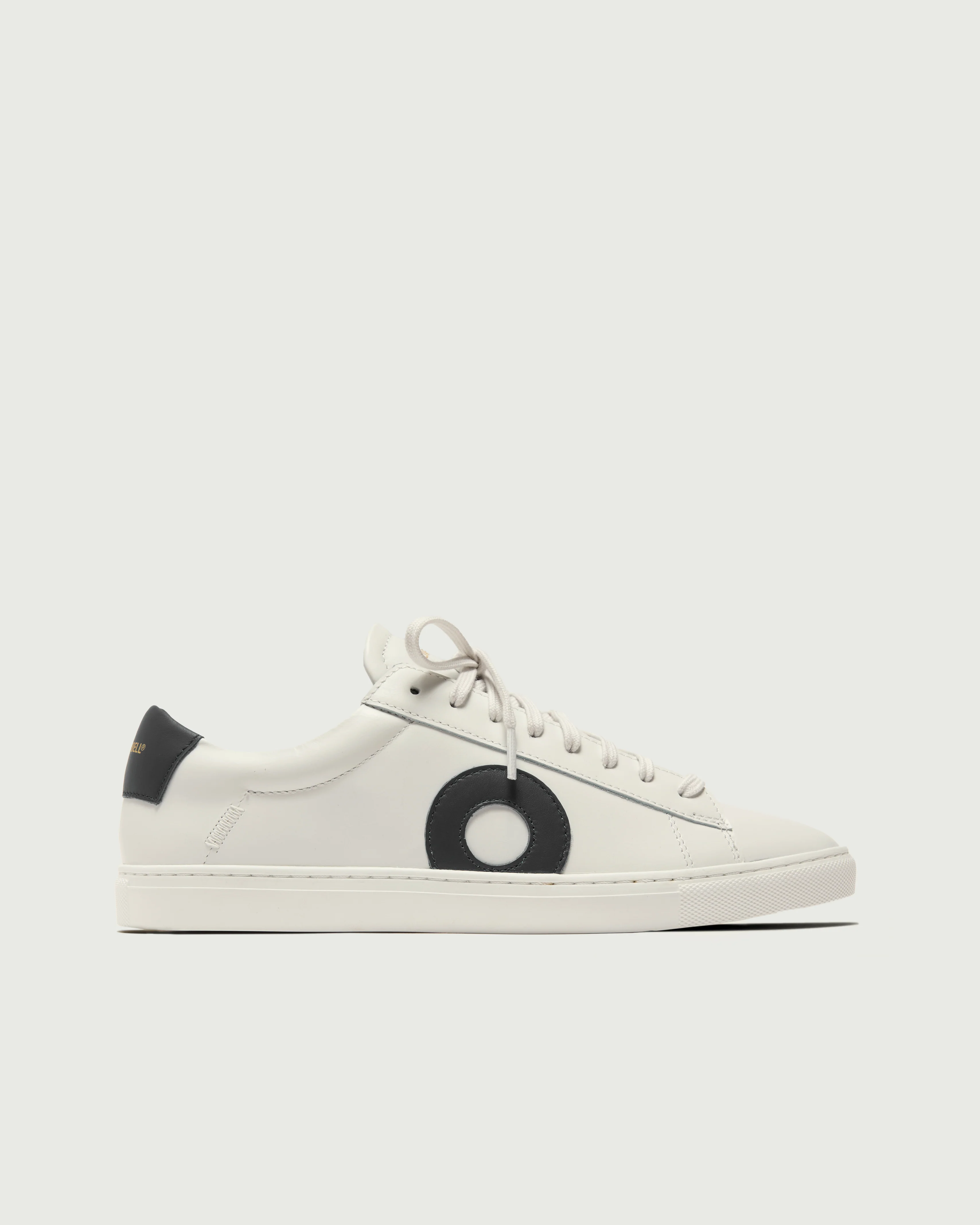 Low 1 | White / Black
